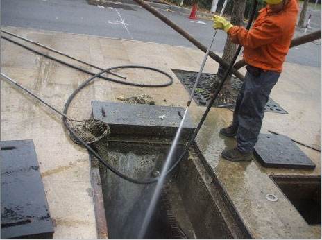 南山池底污泥如何清理